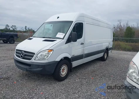 2012 Mercedes-Benz Sprinter 2500 High Roof из США, поврежденный, VIN WD3PE8CB4C5613221